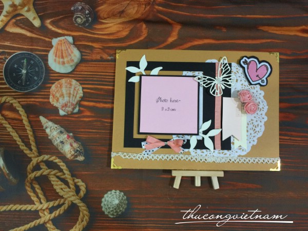 Khung ảnh giấy vintage có đế gỗ mẫu 8