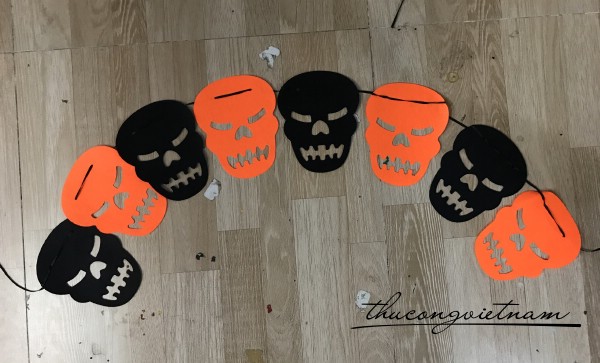Dây treo Halloween đầu lâu mẫu 2