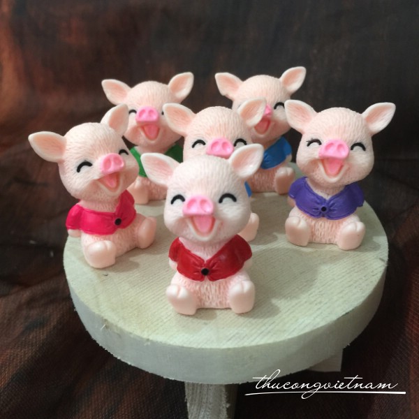 Mô hình Heo áo lửng