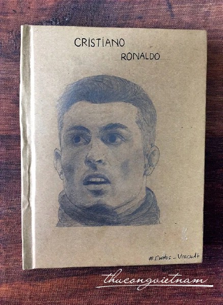 Sổ vẽ tay cầu thủ Cristiano Ronaldo