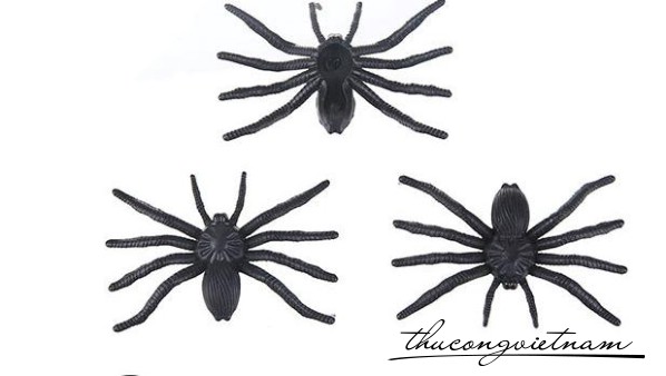 Nhện nhựa cứng 6x4x1cm