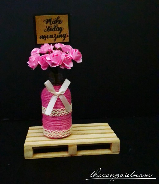 Lọ hoa hồng giấy thái màu hồng