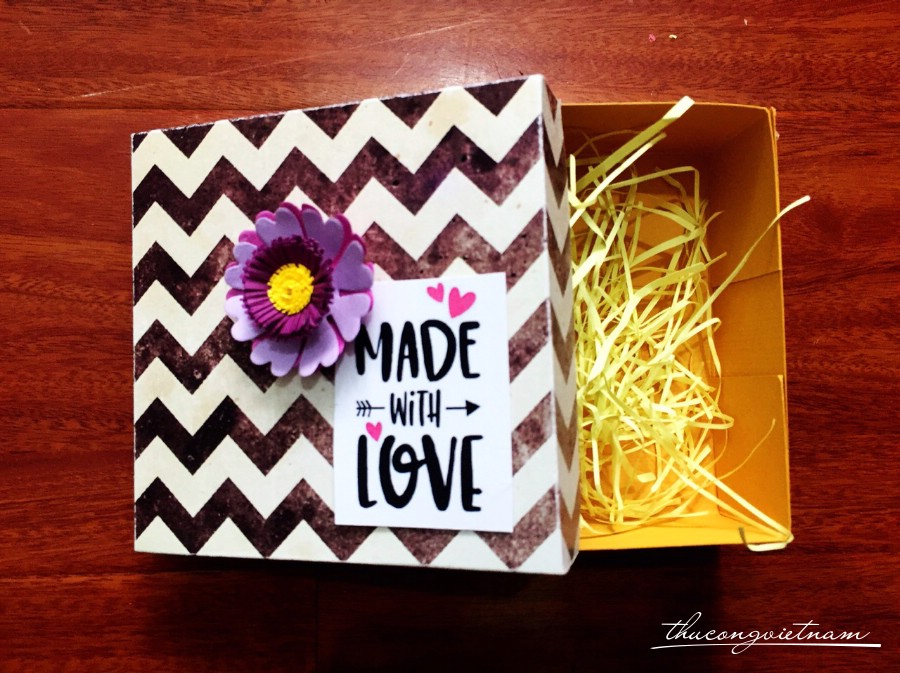 Hộp quà Handmade 10x10x4.5cm mẫu 3