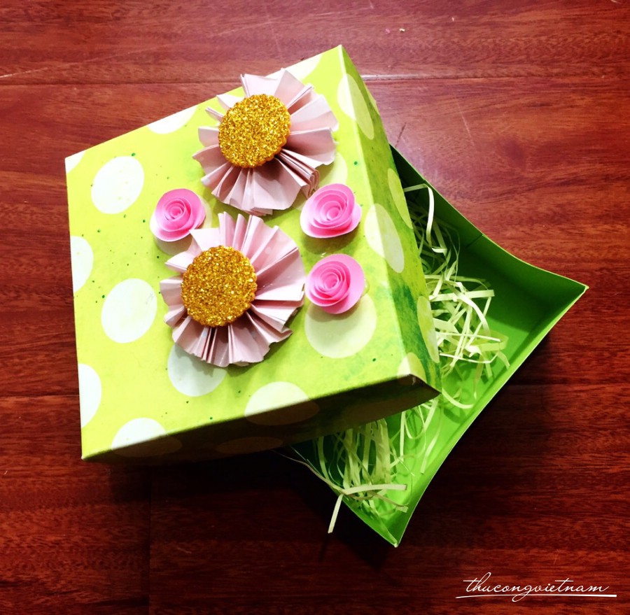 Hộp quà Handmade 10x10x4.5cm mẫu 6