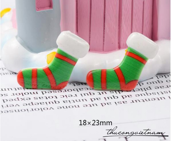 Mô hình 2D đối vớ xanh sọc đỏ 1.8x2.3cm