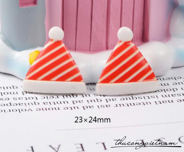 Mô hình 2D nón noel sọc trắng-đỏ 2.3x2.4cm