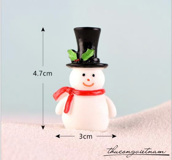 Mô hình người tuyết nón đen 3x4.7cm