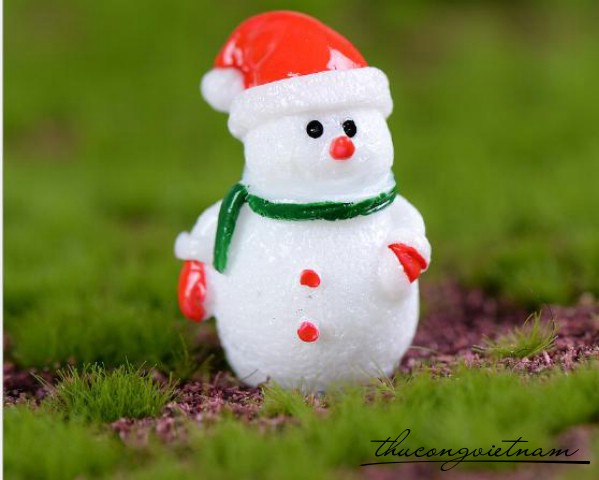 Mô hình người tuyết găng tay đỏ 1.5*3cm