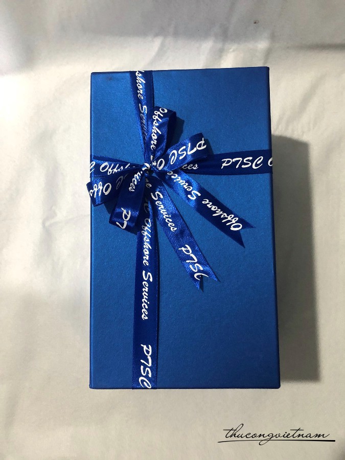 Hộp quà chữ nhật có nơ 27x16x15cm