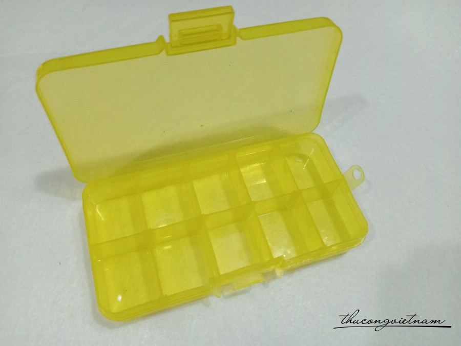 Hộp nhựa nhiều ngăn Vàng 6.5x12.5cm