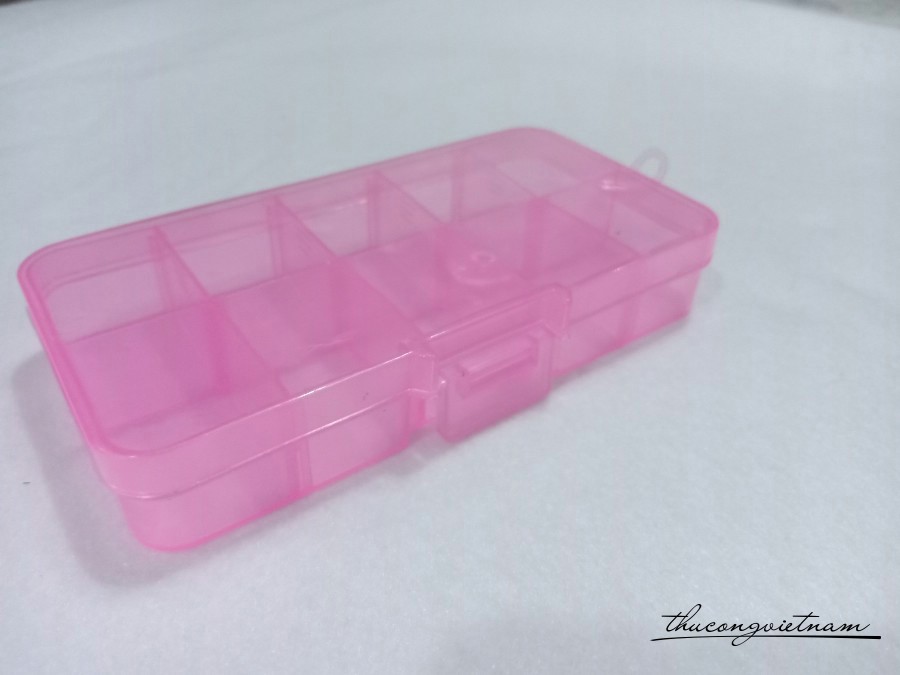 Hộp nhựa nhiều ngăn Hồng 6.5x12.5cm