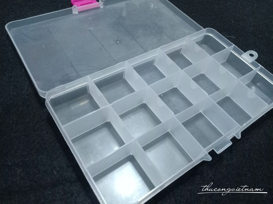 Hộp nhựa nhiều ngăn Trắng 9.5x17cm