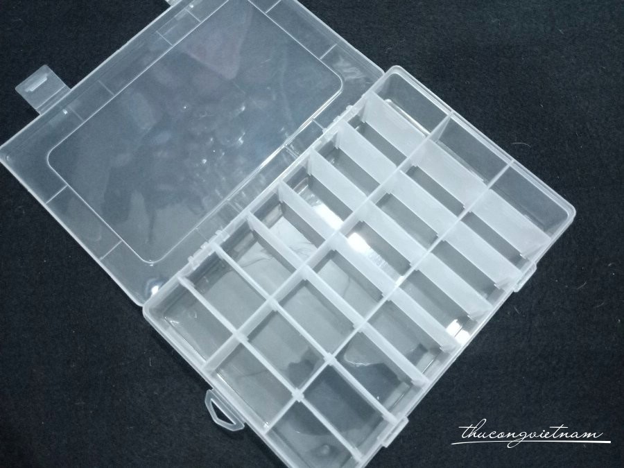 Hộp nhựa nhiều ngăn Trắng 13x19.5cm