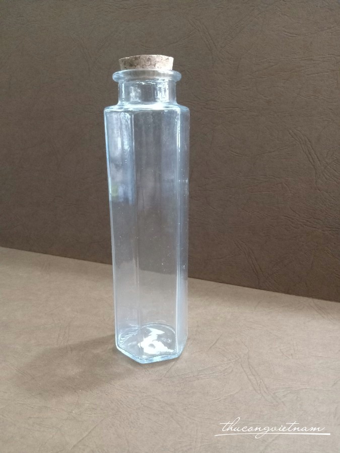 Lọ thủy tinh lục giác nút gỗ LG300 5.5x19cm