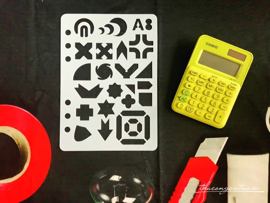 Khuôn vẽ Stencil Plastic mẫu 8 - size 14.7x21cm
