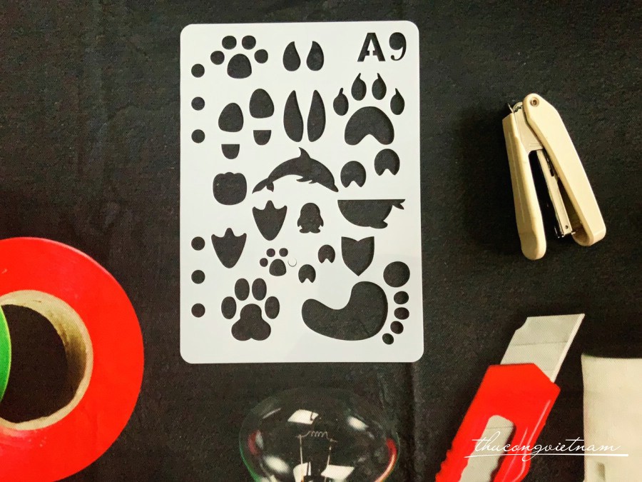 Khuôn vẽ Stencil Plastic mẫu 9 - size 14.7x21cm