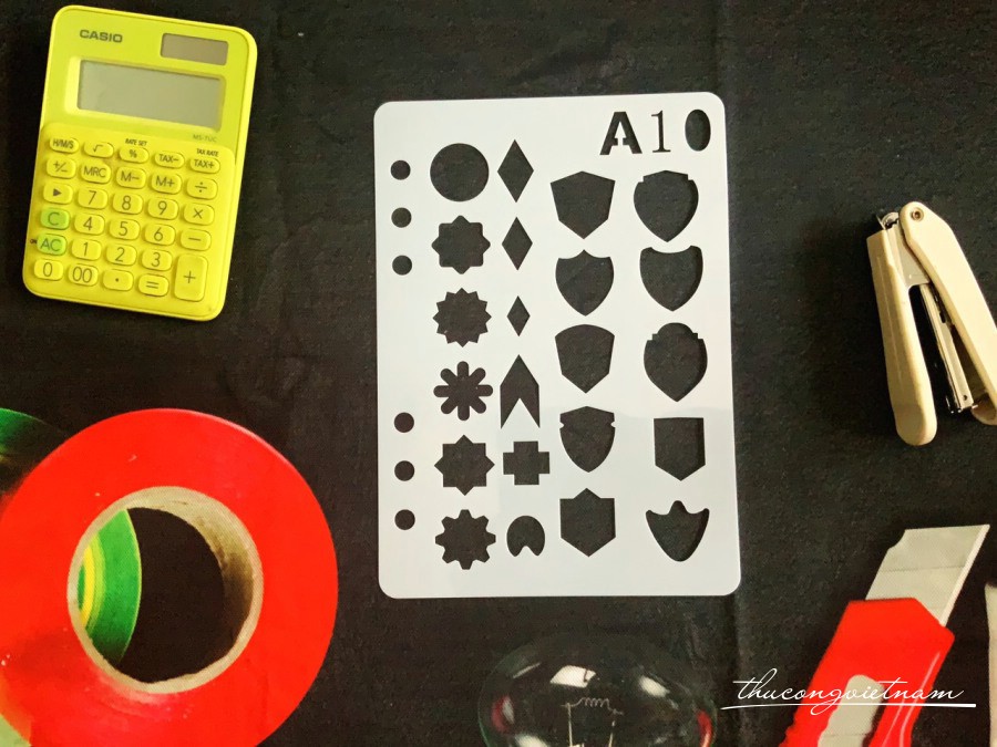 Khuôn vẽ Stencil Plastic mẫu 10 - size 14.7x21cm