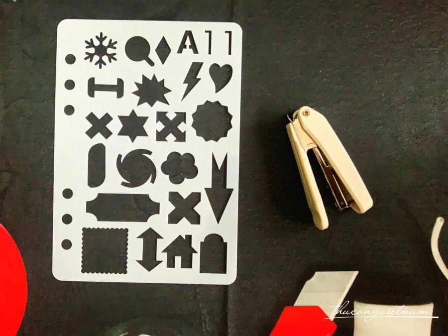 Khuôn vẽ Stencil Plastic mẫu 11 - size 14.7x21cm