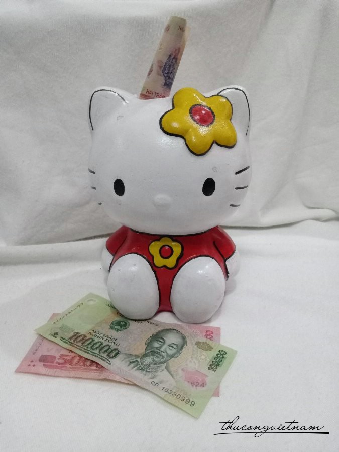 Heo đất Kitty ngồi