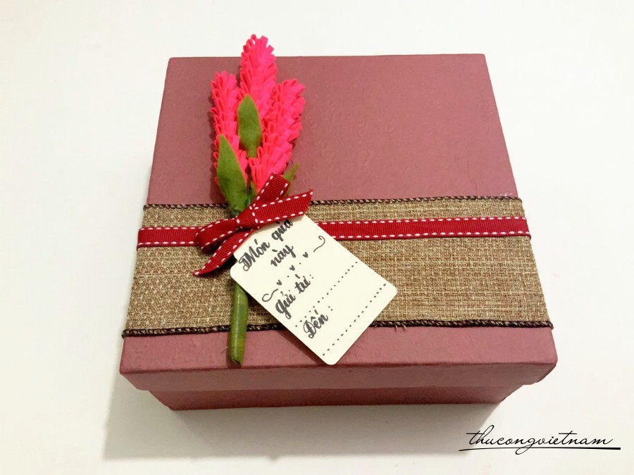 Hộp quà Handmade mẫu 3 17x17x7cm