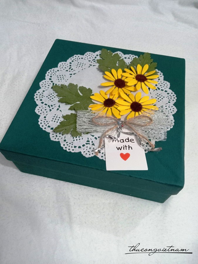 Hộp quà Handmade 20x20x7cm mẫu 1