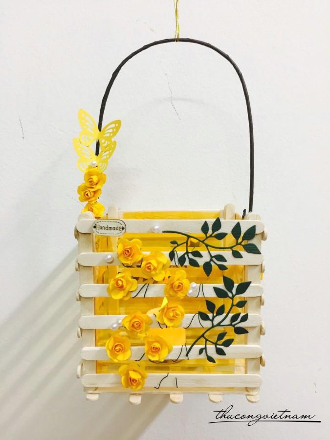 Lồng đèn que kem hoa bướm - Vàng