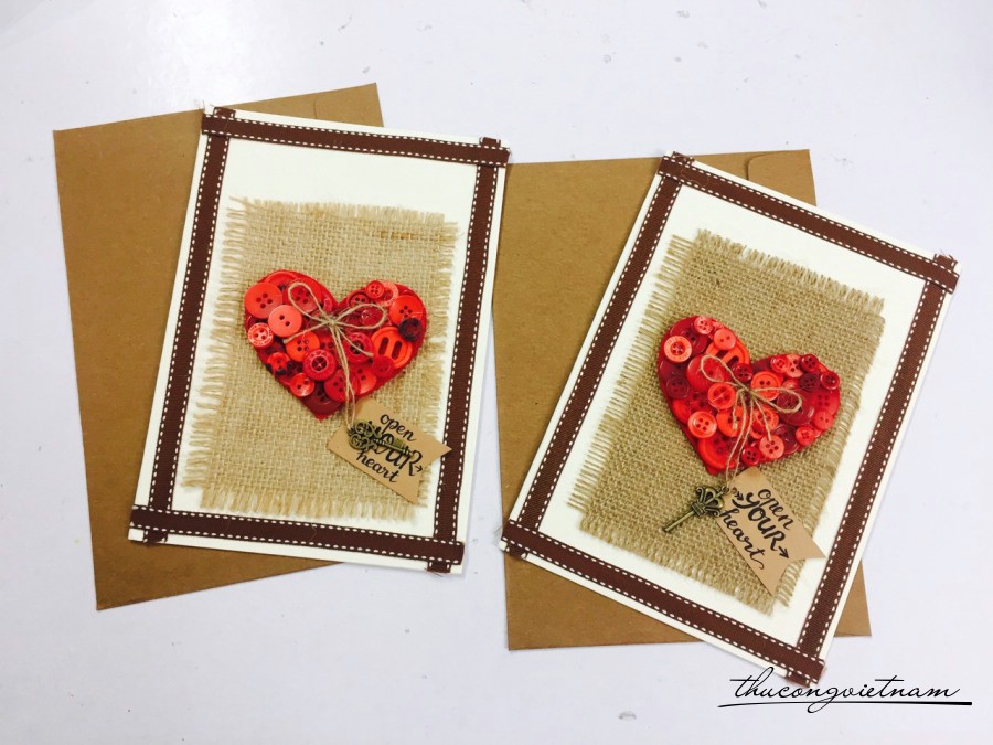Thiệp tim nút đỏ 15x20cm