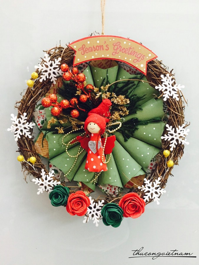 Vòng cỏ treo giáng sinh búp bê 1