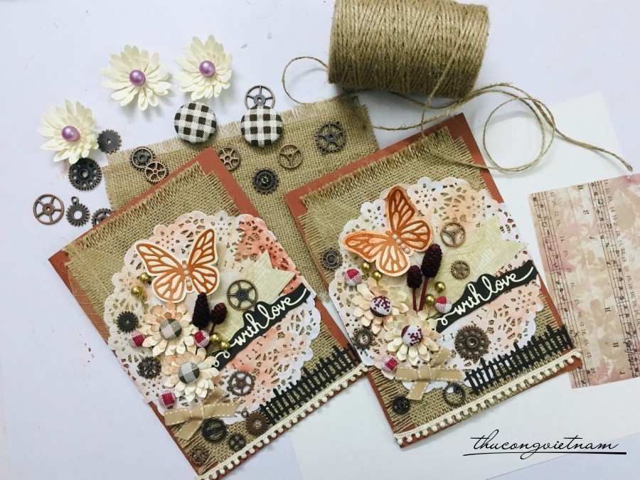 Thiệp vinatge mặt đồng & bướm With love 15x20cm