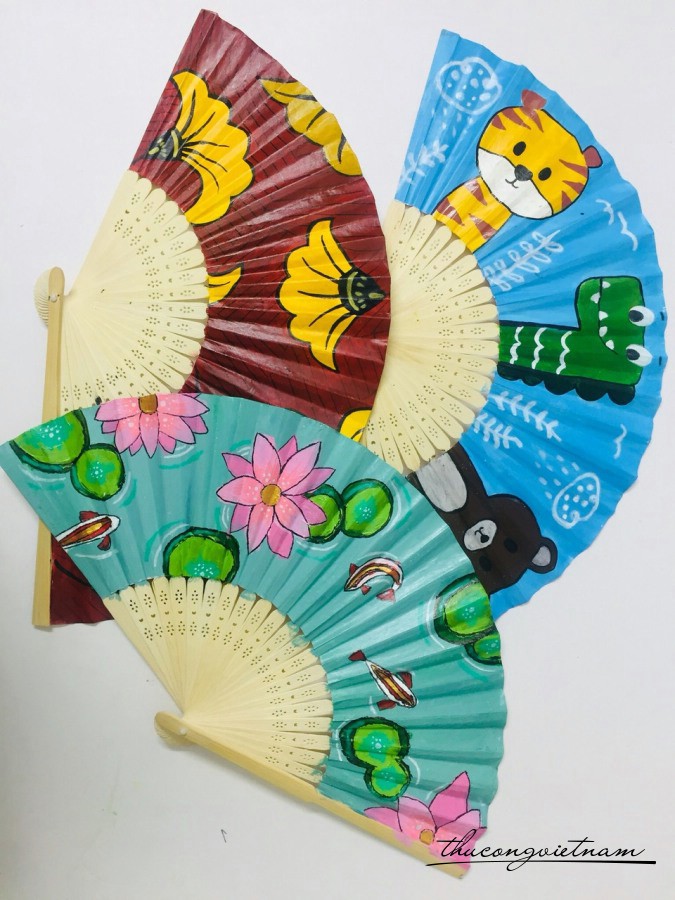 Quạt giấy dầu đã trang trí - Hồ liên hoa