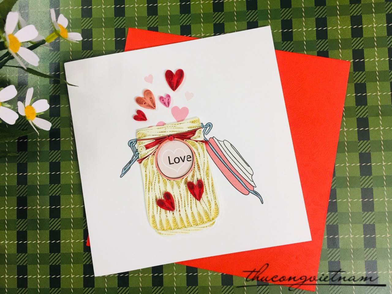 Thiệp quilling Lọ Tình Yêu