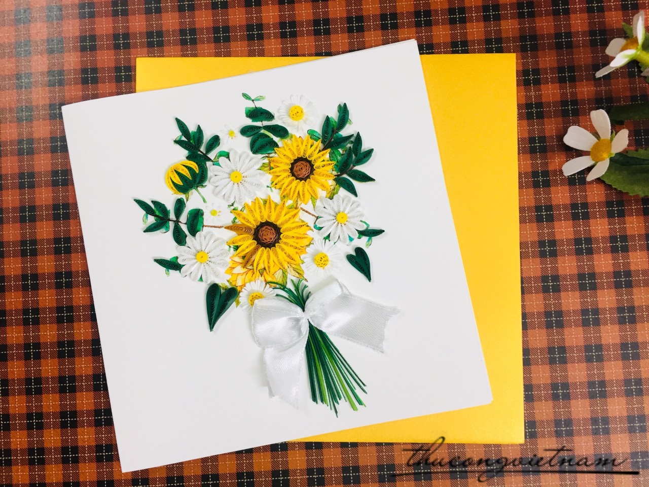 Thiệp Quilling Hoa - Mẫu 7