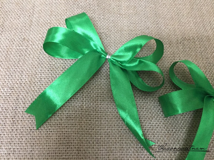 Nơ 4 cánh 10-12cm ( bản ruy băng 2cm ) - M5