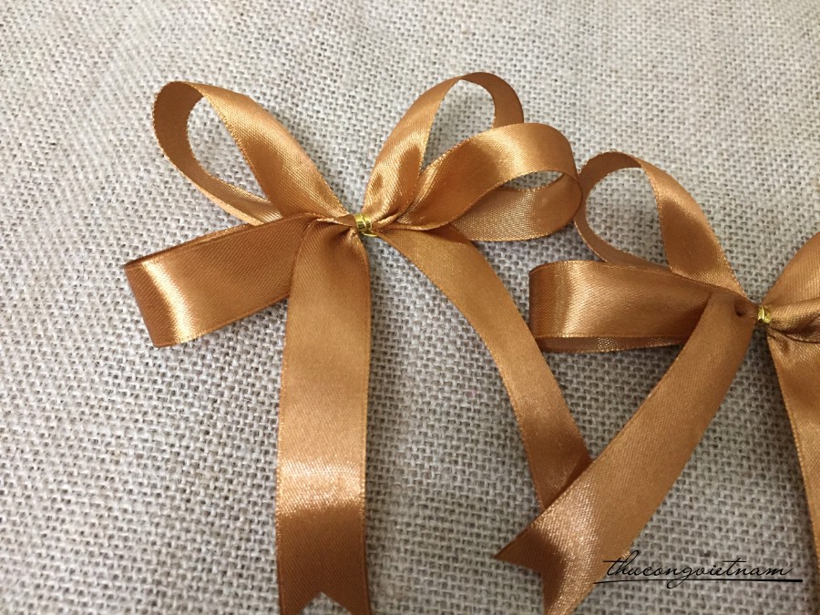 Nơ 4 cánh 10-12cm ( bản ruy băng 2cm ) - M6