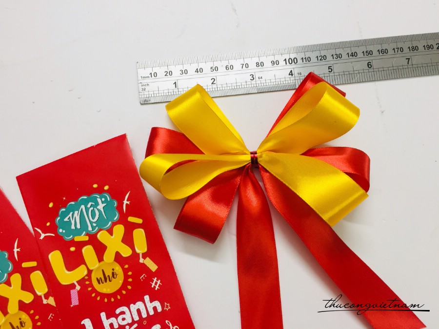Nơ Thắt Sẵn Ruy Băng Đỏ Vàng Tết 10-12cm