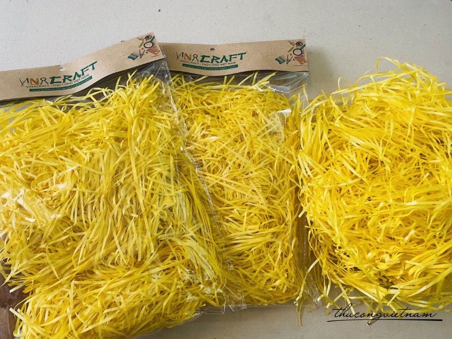 Giấy rơm lót hộp quà màu vàng 200g