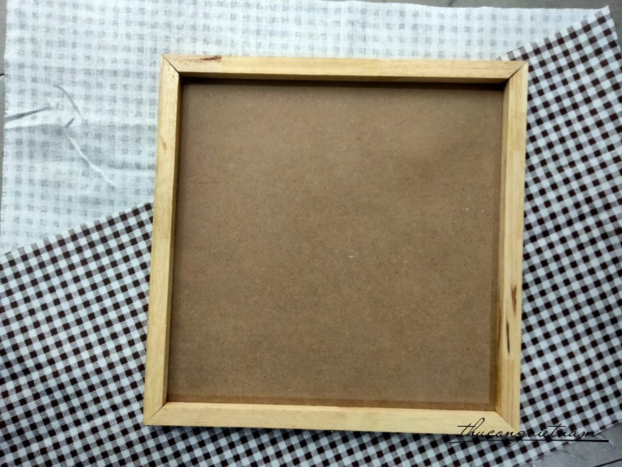 Khung tranh gỗ 40*40cm