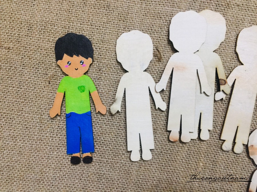 Thẻ gỗ trơn bé trai kiểu 1 - 12cm