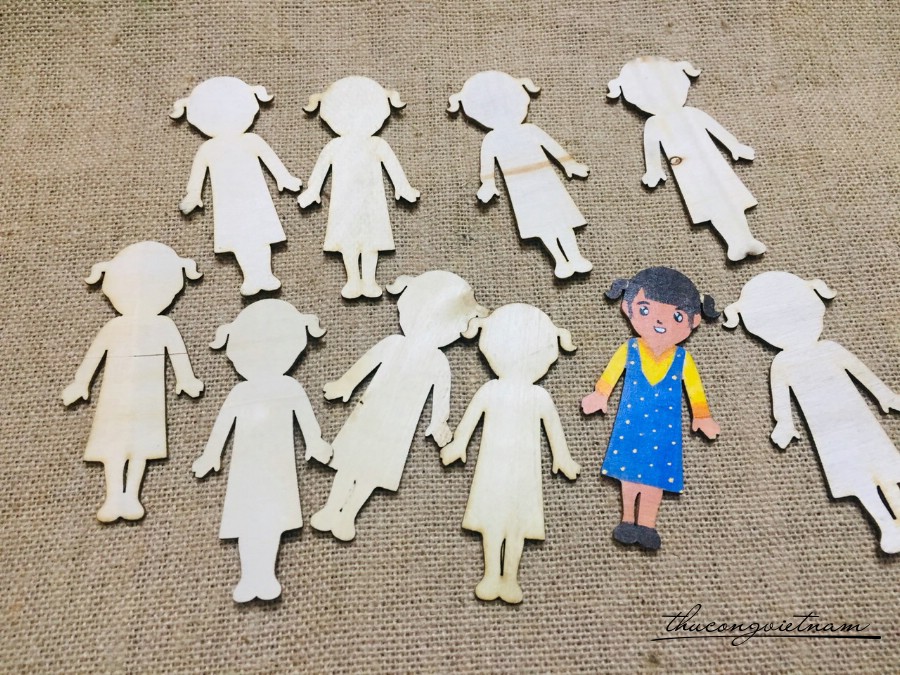 Thẻ gỗ trơn bé gái kiểu 1 - 12cm