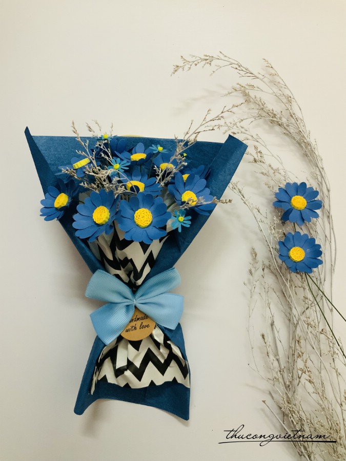 Bó hoa cúc họa mi màu xanh dương (16*25cm)
