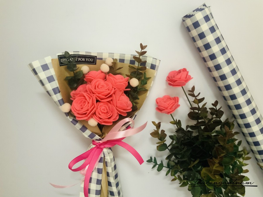 Bó hoa hồng vài nỉ màu hồng phấn (19*33cm)