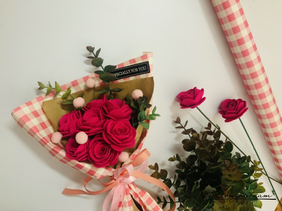 Bó hoa hồng vài nỉ màu hồng cánh sen (19*33cm)