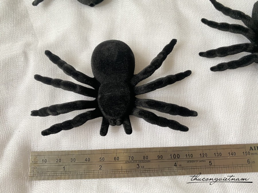 Nhện nhựa nhung 11cm