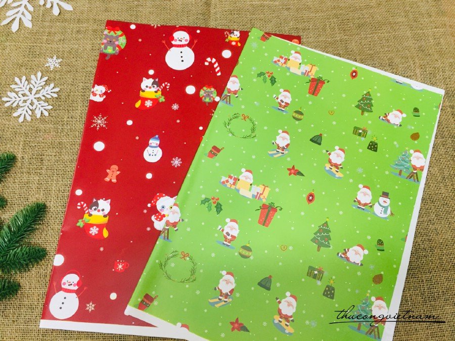 Set 2 tờ giấy gói quà - M17