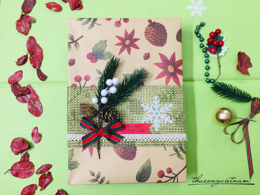 Hộp Quà To Gói Sẵn Phong Cách Giáng Sinh (23*32*5cm) - Mẫu 26