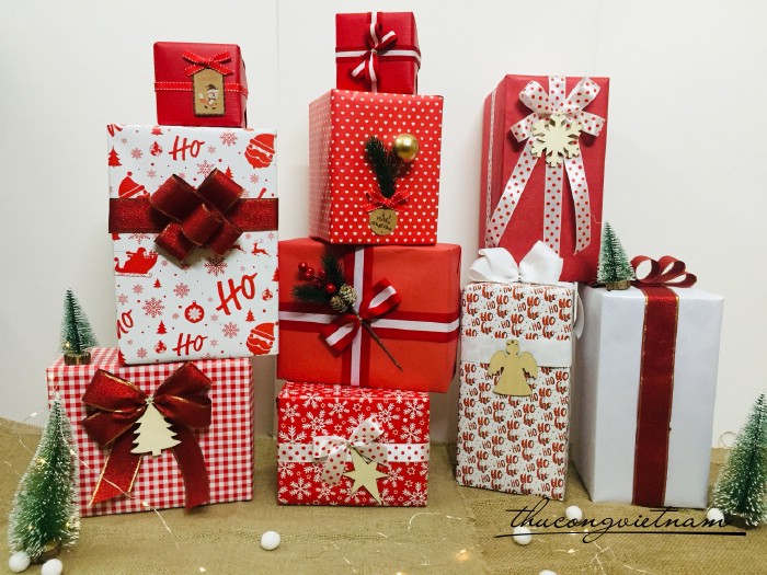 10 HỘP QUÀ CAO CẤP TRANG TRÍ CÂY THÔNG NHIỀU SIZE TÔNG ĐỎ