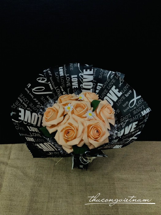 Bó hoa hồng giấy mỹ thuật 7 bông - Cam nhạt