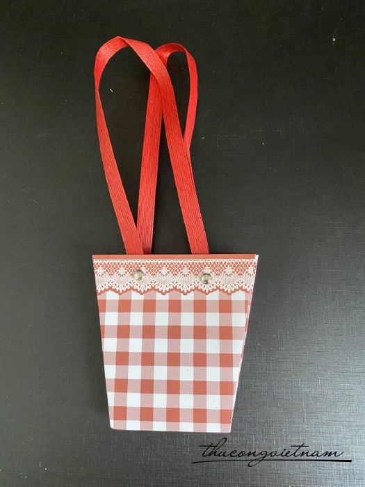 Giỏ cắm hoa hình thang (12*12*8cm) - Màu đỏ