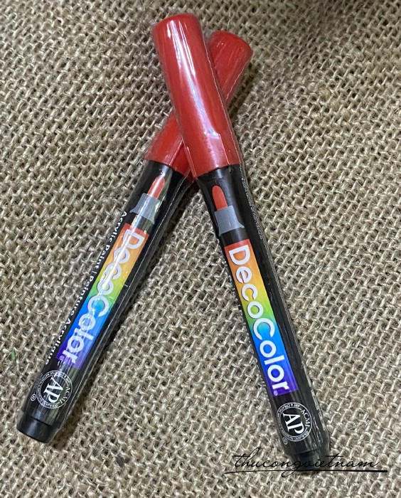 Bút sơn DecoColor Acrylic paint marker màu đỏ (3mm)