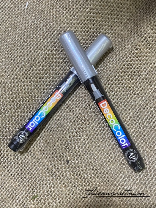 Bút sơn DecoColor Acrylic paint marker màu xám (3mm)